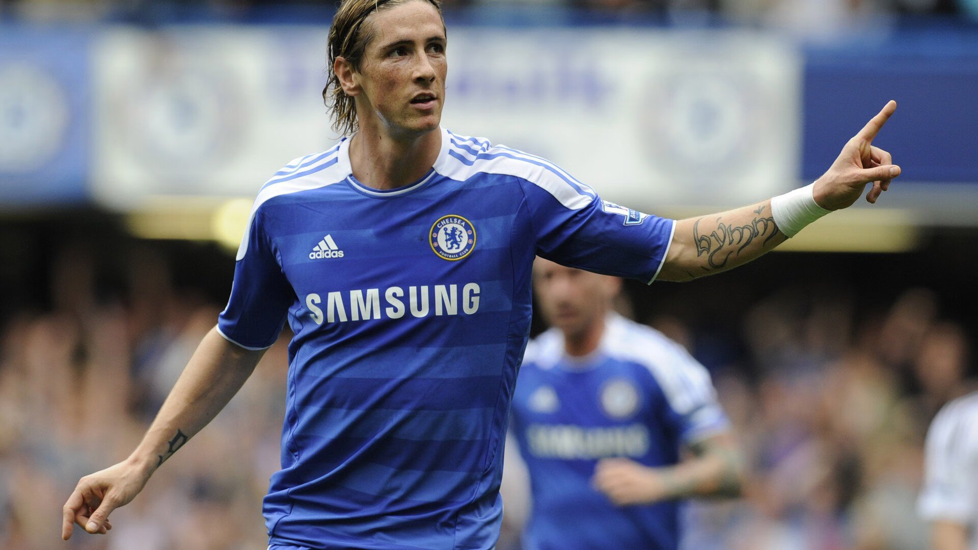 电竞选手如何提高技术：刻苦训练与经验积累，电竞选手平时怎么训练